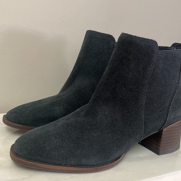 Lucky Brand Lilye Black Suede Ankle Booties Size 6 - Picture 3 of 11